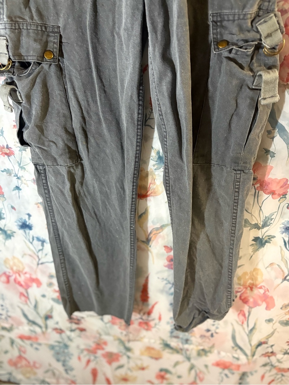 Vintage Gray Cargo Utility Pants with Multiple Pockets - Picture 4 of 11